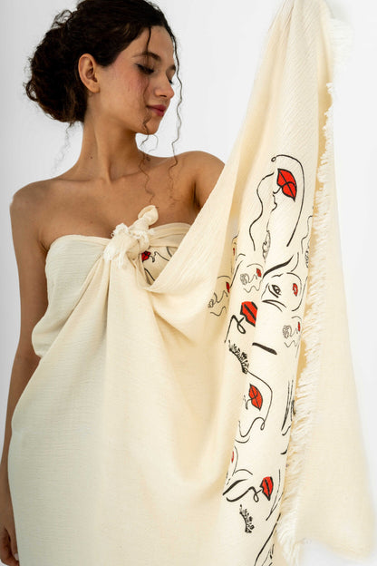 Maia Towel – Modern Artistic Luxury